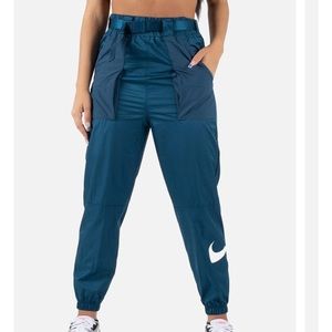 NWT Nike Navy Joggers with detachable belt Size Medium